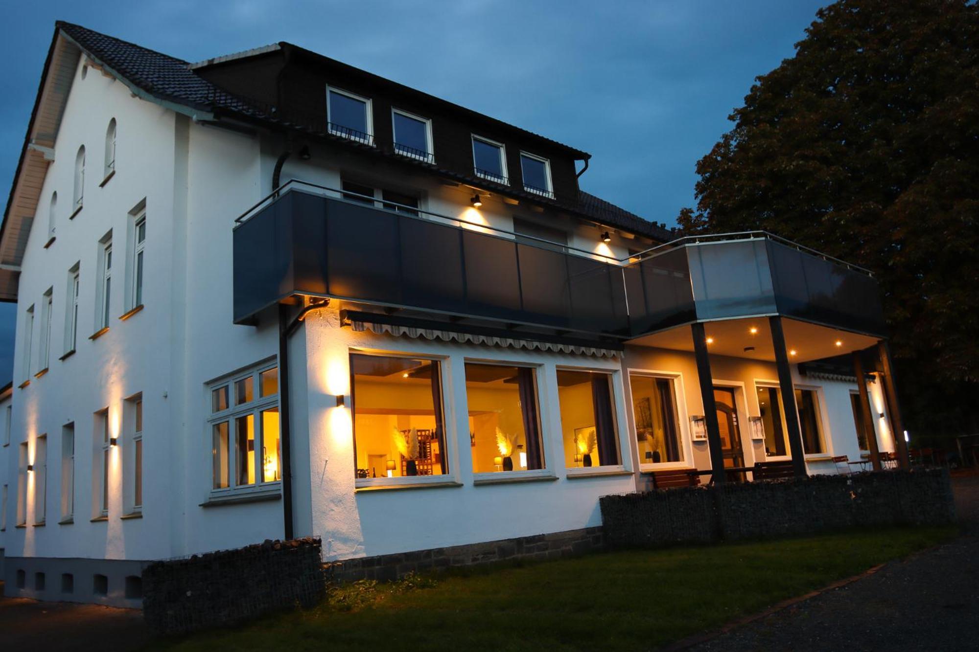Luebkes Ferienwohnungen & Apartments Allendorf  Екстериор снимка